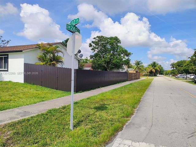 26200 SW 132nd Pl, Homestead, FL 33032
