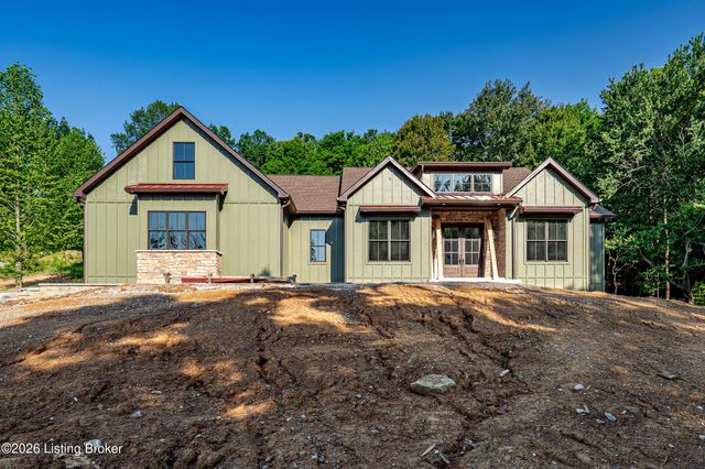 807 Wooded Ridge Dr, New Albany, IN 47150