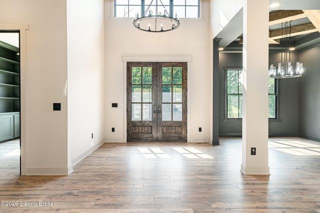 807 Wooded Ridge Dr, New Albany, IN 47150
