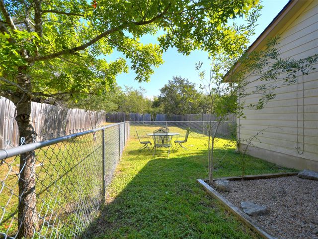 415 Fantail LOOP A, Austin, TX 78734