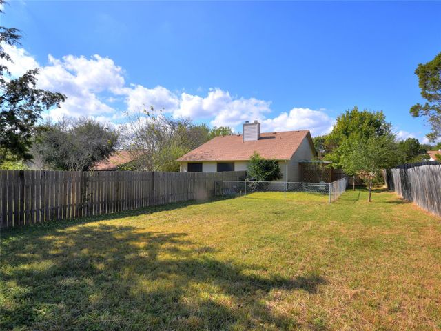 415 Fantail LOOP A, Austin, TX 78734