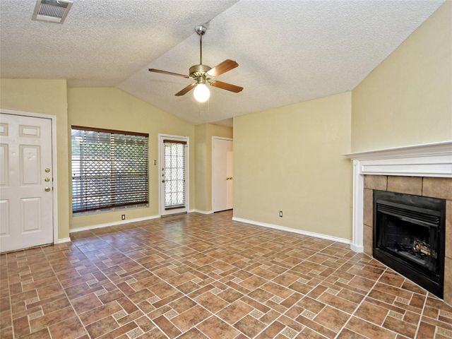 415 Fantail LOOP A, Austin, TX 78734