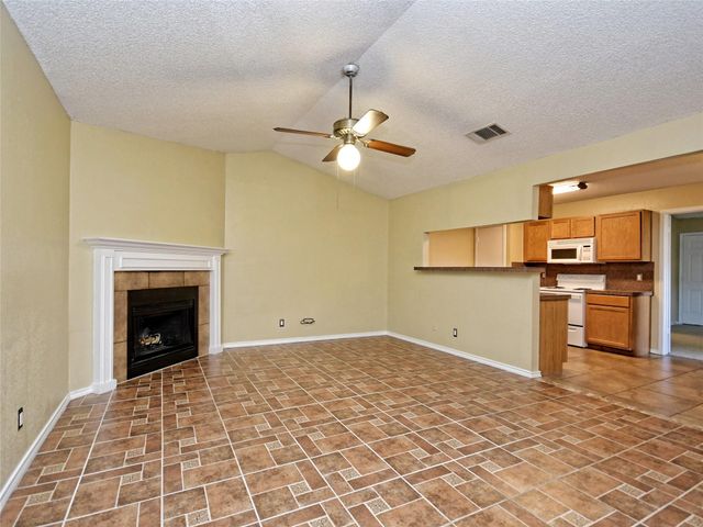 415 Fantail LOOP A, Austin, TX 78734