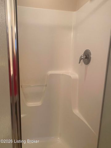 283 Adrian Ave, Mt Washington, KY 40047