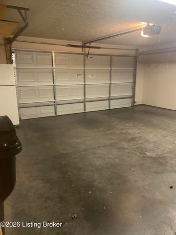 283 Adrian Ave, Mt Washington, KY 40047