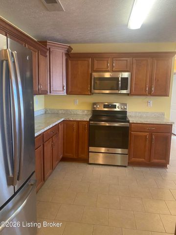 283 Adrian Ave, Mt Washington, KY 40047