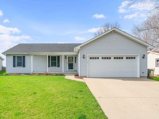 936 Suzy Street, Lake Holiday, IL 60548