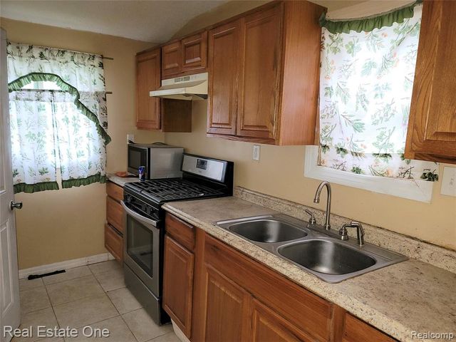 6912 Mansfield Street, Detroit, MI 48228