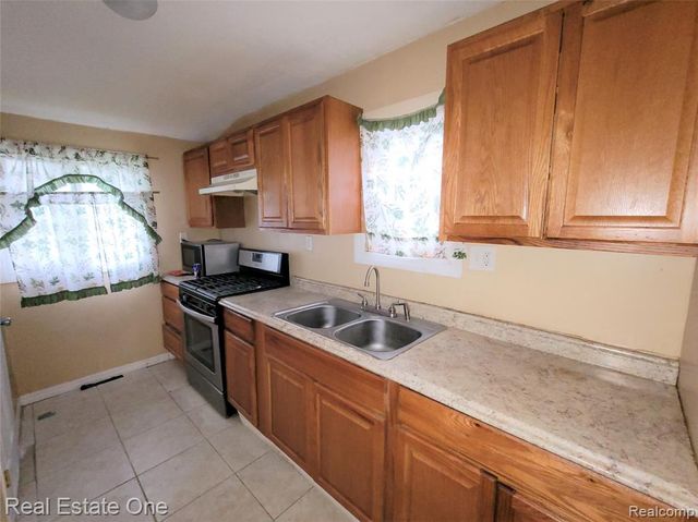 6912 Mansfield Street, Detroit, MI 48228