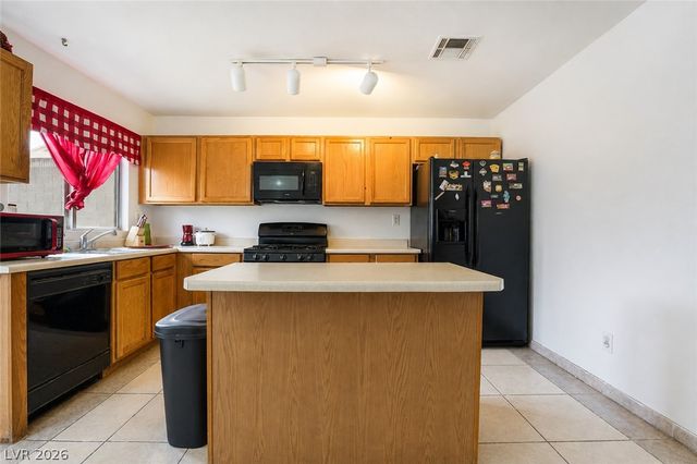 6548 Shining Sand Avenue, Las Vegas, NV 89142