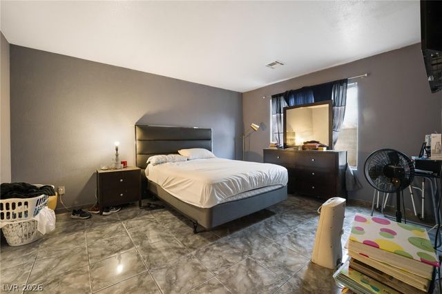 6548 Shining Sand Avenue, Las Vegas, NV 89142