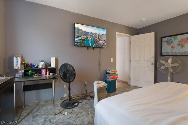 6548 Shining Sand Avenue, Las Vegas, NV 89142