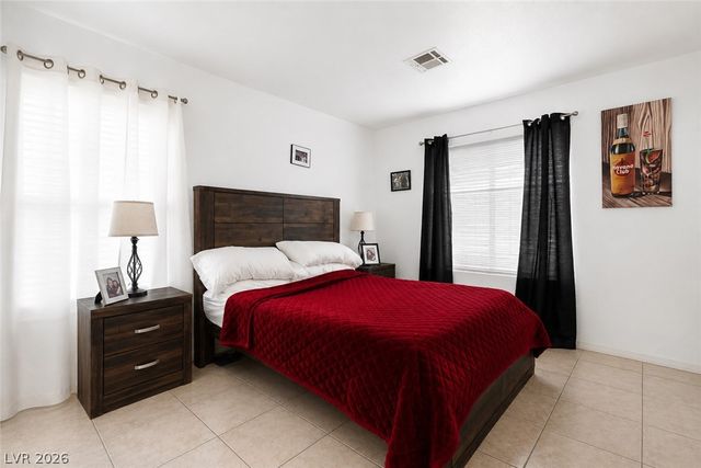 6548 Shining Sand Avenue, Las Vegas, NV 89142