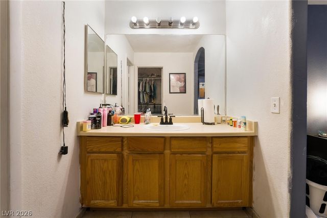 6548 Shining Sand Avenue, Las Vegas, NV 89142