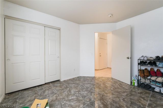 6548 Shining Sand Avenue, Las Vegas, NV 89142