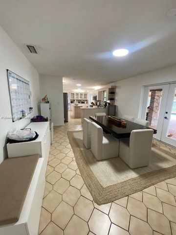 9760 SW 128th St, Miami, FL 33176