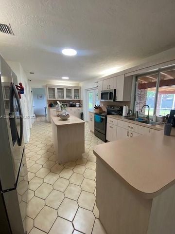 9760 SW 128th St, Miami, FL 33176