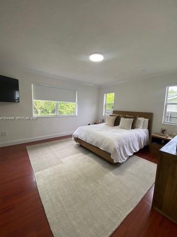 9760 SW 128th St, Miami, FL 33176