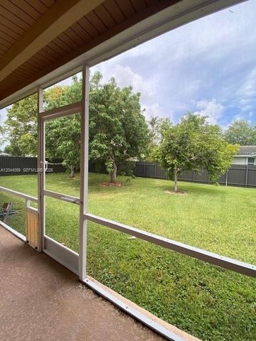 9760 SW 128th St, Miami, FL 33176
