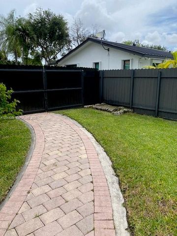 9760 SW 128th St, Miami, FL 33176
