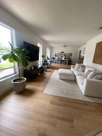 9760 SW 128th St, Miami, FL 33176