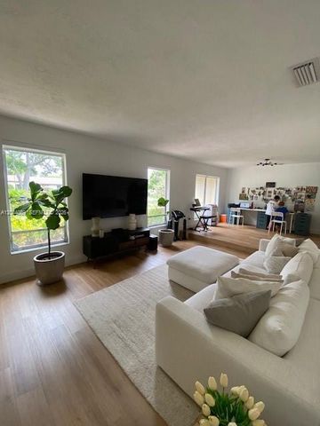 9760 SW 128th St, Miami, FL 33176