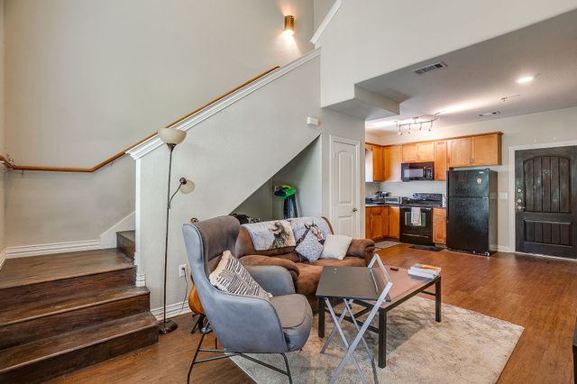 2410 S 2nd Street, Waco, TX 76706