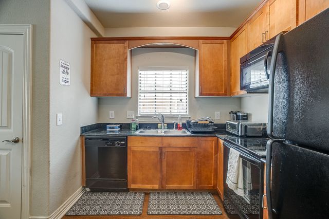 2410 S 2nd Street, Waco, TX 76706