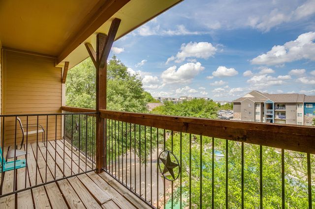 2410 S 2nd Street, Waco, TX 76706