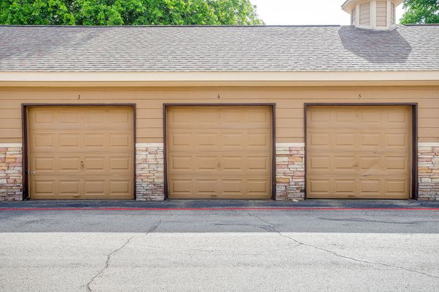 2410 S 2nd Street, Waco, TX 76706