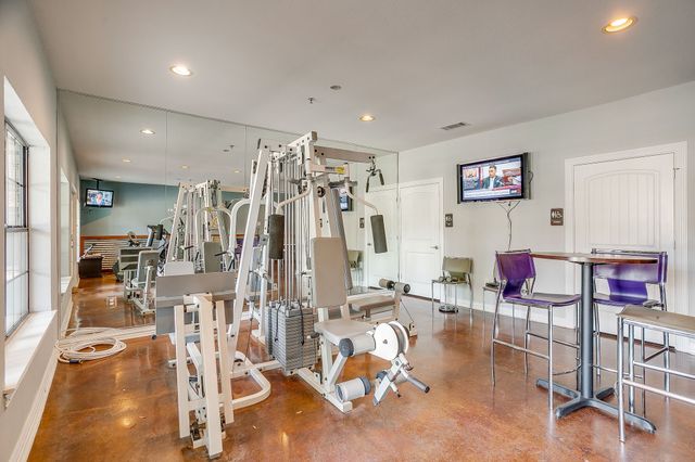 2410 S 2nd Street, Waco, TX 76706