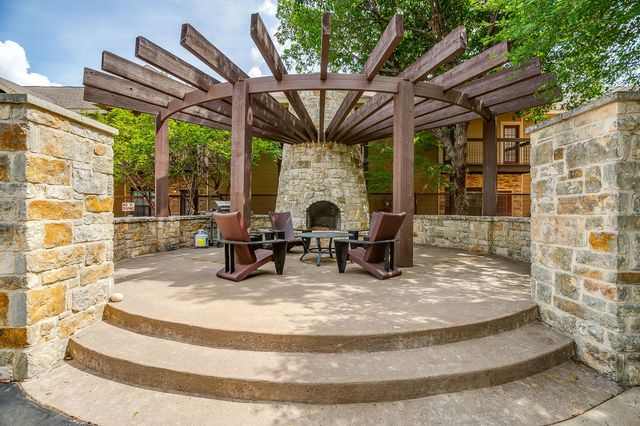 2410 S 2nd Street, Waco, TX 76706