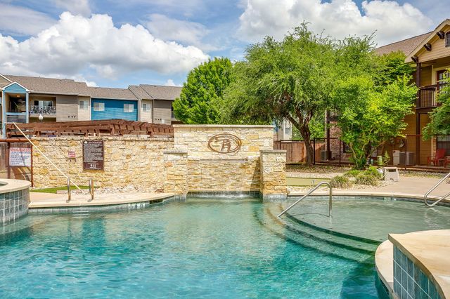 2410 S 2nd Street, Waco, TX 76706