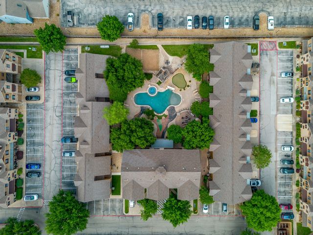 2410 S 2nd Street, Waco, TX 76706