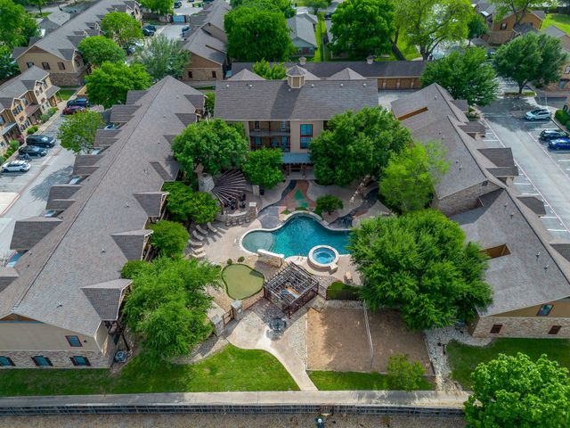 2410 S 2nd Street, Waco, TX 76706