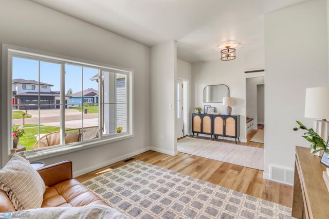 6176 Marigold Loop S, Fargo, ND 58104