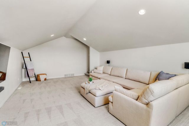 6176 Marigold Loop S, Fargo, ND 58104
