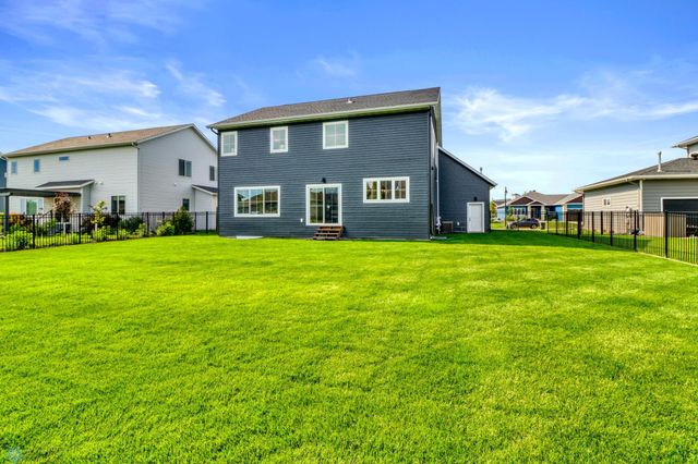 6176 Marigold Loop S, Fargo, ND 58104