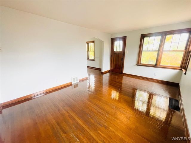 1176 Tonawanda Street, Tonawanda, NY 14207