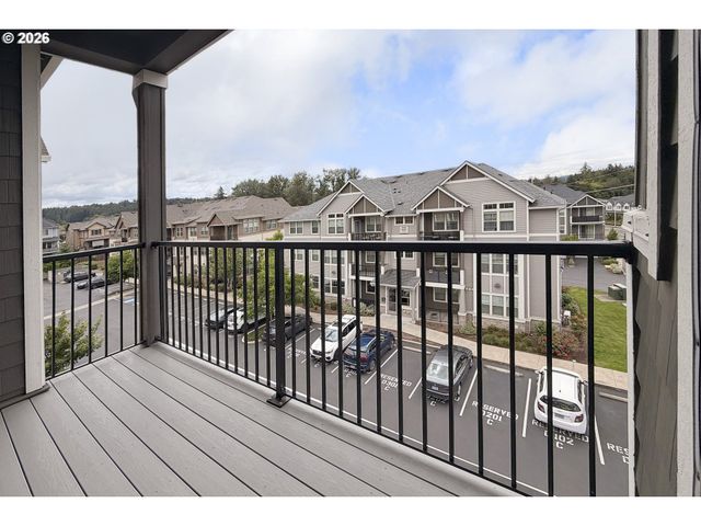 17181 Sw SNOWDALE St 301, Beaverton, OR 97007