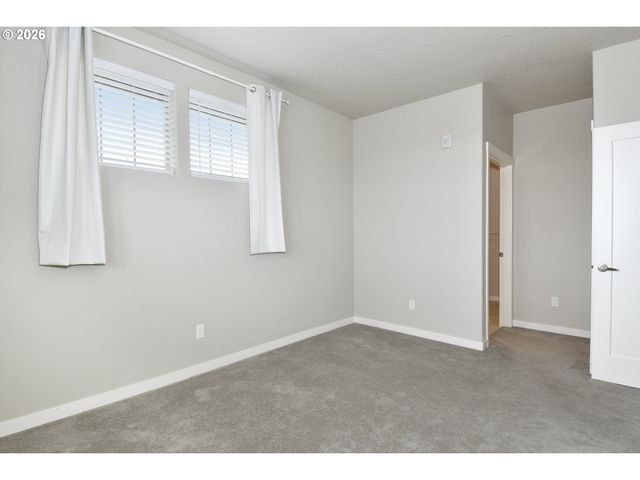 17181 Sw SNOWDALE St 301, Beaverton, OR 97007