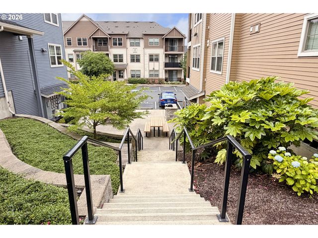 17181 Sw SNOWDALE St 301, Beaverton, OR 97007