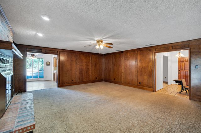 214 Willow Creek Lane, Ovilla, TX 75154