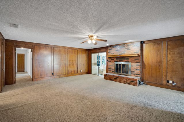 214 Willow Creek Lane, Ovilla, TX 75154