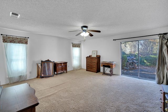 214 Willow Creek Lane, Ovilla, TX 75154