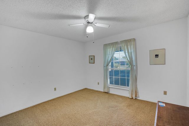 214 Willow Creek Lane, Ovilla, TX 75154