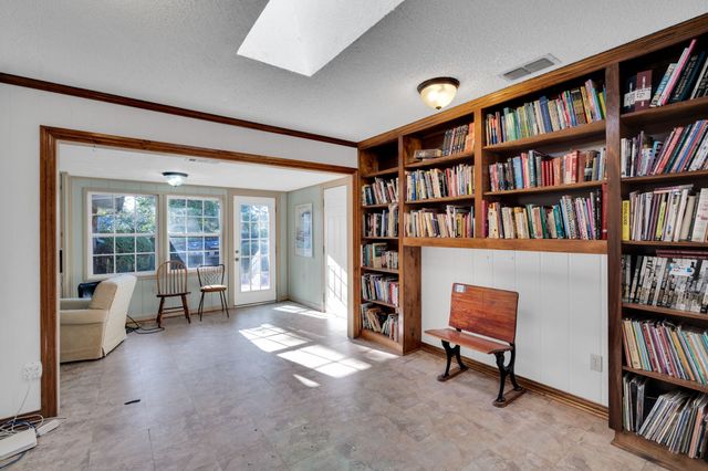 214 Willow Creek Lane, Ovilla, TX 75154