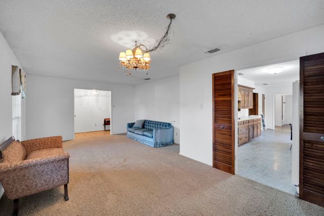 214 Willow Creek Lane, Ovilla, TX 75154