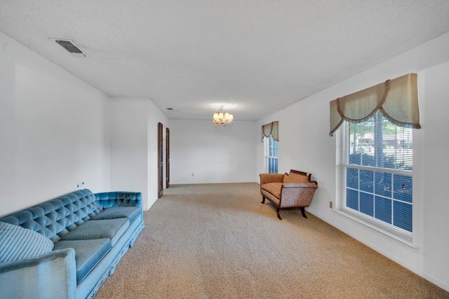 214 Willow Creek Lane, Ovilla, TX 75154