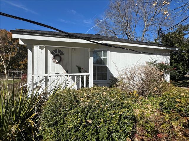 214 Willow Creek Lane, Ovilla, TX 75154